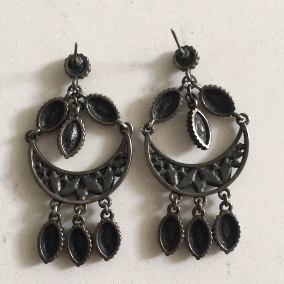 Silvery tone Vintage earrings - Picture 2 of 5